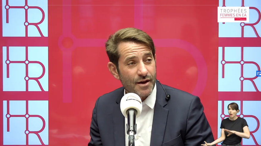 handireseau's tweet photo. On reprend avec la table ronde "L’#inclusion à l’heure de « l’après » : entre craintes et perspectives" avec 
Jean-Christophe Tortora Président @LaTribune, Malika Bouchehioua Présidente de @Agefiph_, Magali Fabre resp. mission handicap @CGI_FR Jean-Jacques Savin notre parrain https://t.co/kQsKj3RHA7