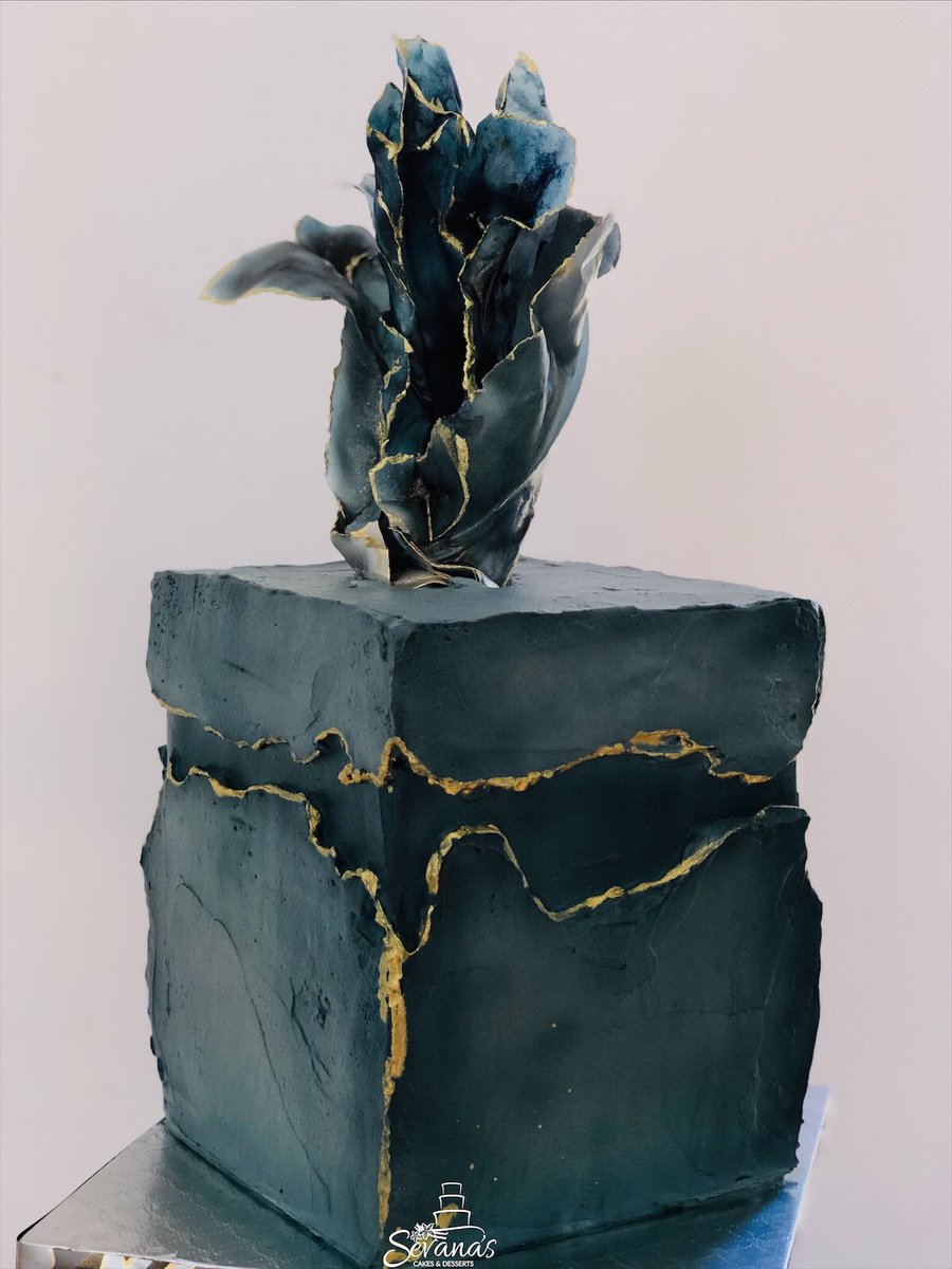 SevanaCakes's tweet photo. Happy birthday to this amazing Father, son, husband, friend!Thank you for making us part of your big day.Thank you for giving us the room to be creative and make you this piece of art.
#sevanascakes #sugary_petals #cakes #zimcakes #harare #keepingyoucaked #faultlinecakes https://t.co/YrAErK8iJ9