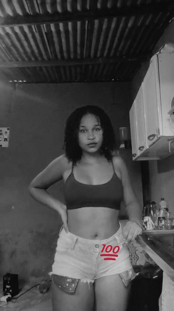 Cryssou56537811's tweet photo. Tentendo ser bonita rs📷❤ https://t.co/hsjlOQcP3b