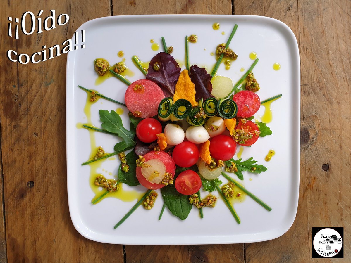 Ensalada llena de color, sabor y un #aceiteolivavirgenextra  Premium de Jaén llamado #Fuenquesada

 tinyurl.com/ybjz83u7

#realfood #receta #recetas #recipes #recipe #aove  #yummy #cooking #food #foodie #HealthyFood #gourmet #delicious #foodlovers fuenquesada.com