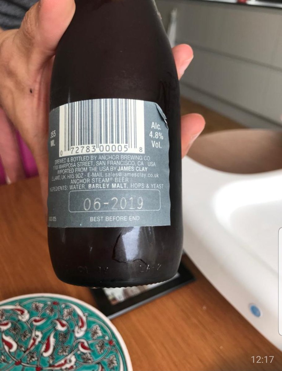G0WIN's tweet photo. @AnchorBrewing did you realise your beer gift sets on @amazon are being sold not only damaged, but a YEAR out of date? https://t.co/fu6CYwCpV6