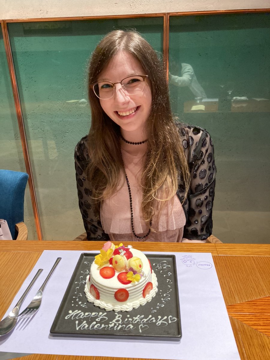 The other day, my amazing Japanese friends invited me to  #BISTRO_J_O Private Dinner to celebrate my birthday! It was super fancy, lots of delicious food and even more desserts!!!