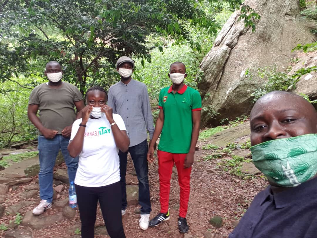 SoryIbrahimCis7's tweet photo. Un dimanche d'escalade en compagnie de mes collègues. Nous avons passé une superbe journée sur les collines de Siby.
Unis, nous bâtissons le Mali !
Vive, les bâtisseurs !
Vivement la prochaine !
#Think peace
#CNJ-MALI
#ADEFIM https://t.co/9vbWB5fnOx