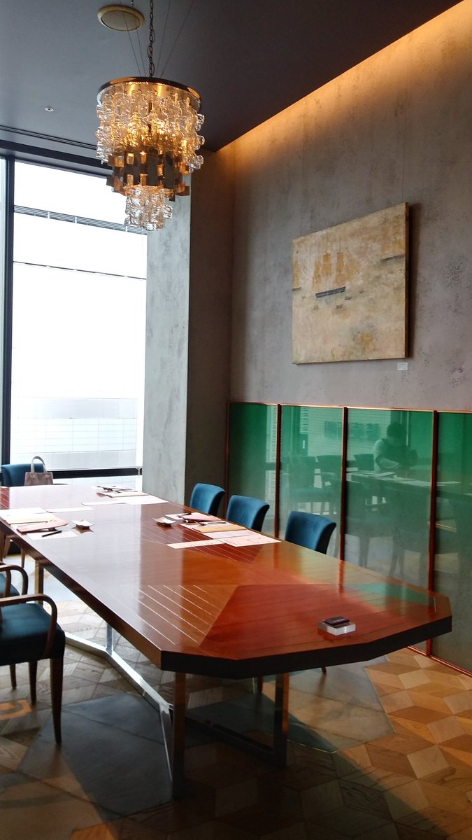 The private room!With the wide table it looks a bit like a conference room, but as far as I know, Chizu is having work dinners here so fitting We went for Early Dinner, so there was still light outside when we started  #BISTRO_J_O