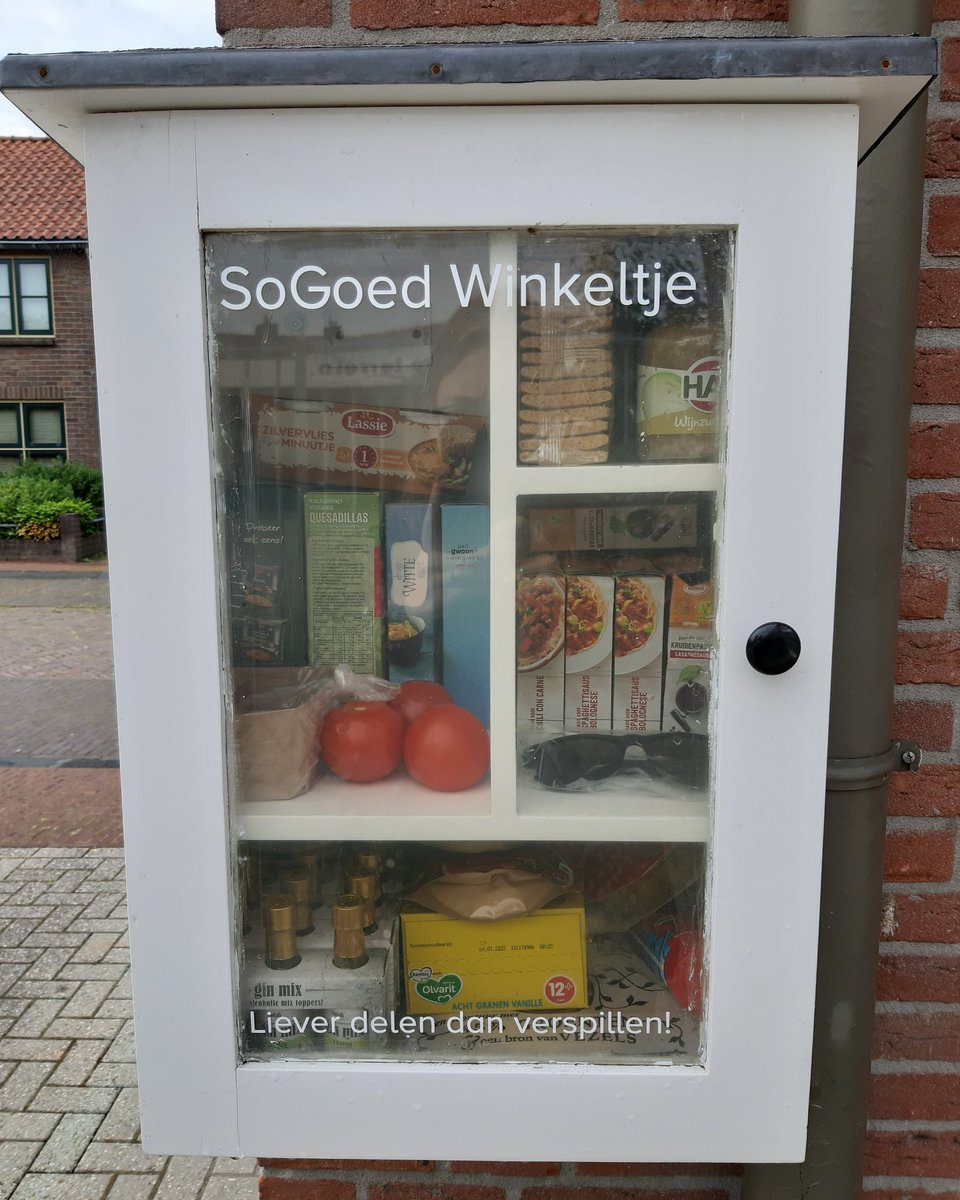 Wist je dat... wij een SoGoed-kastje hebben hangen aan ons pand waar je spulletjes in en uit kunt halen als je die goed kan gebruiken? Je mag komen ruilen of meenemen. Hij is weer goed gevuld dus kom gerust langs. Hij hangt om het hoekje naast onze voordeur bij de fietsenstalling