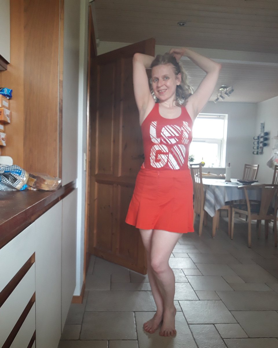 MariannKnudsen's tweet image. &quot;Sings* &quot;oops I did it again&quot; ...1 hour turned into 2 hours and 5 minutes, got lost in the music and couldn&apos;t stop #ZINProblems 😂 #Zumba #ZumbaWear