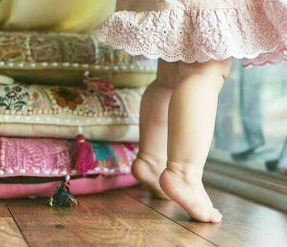 ...
كن متفائلاً كـ طفلة تقف على رؤوس أصابعها لتدعي أنها كبرت.. ☺️