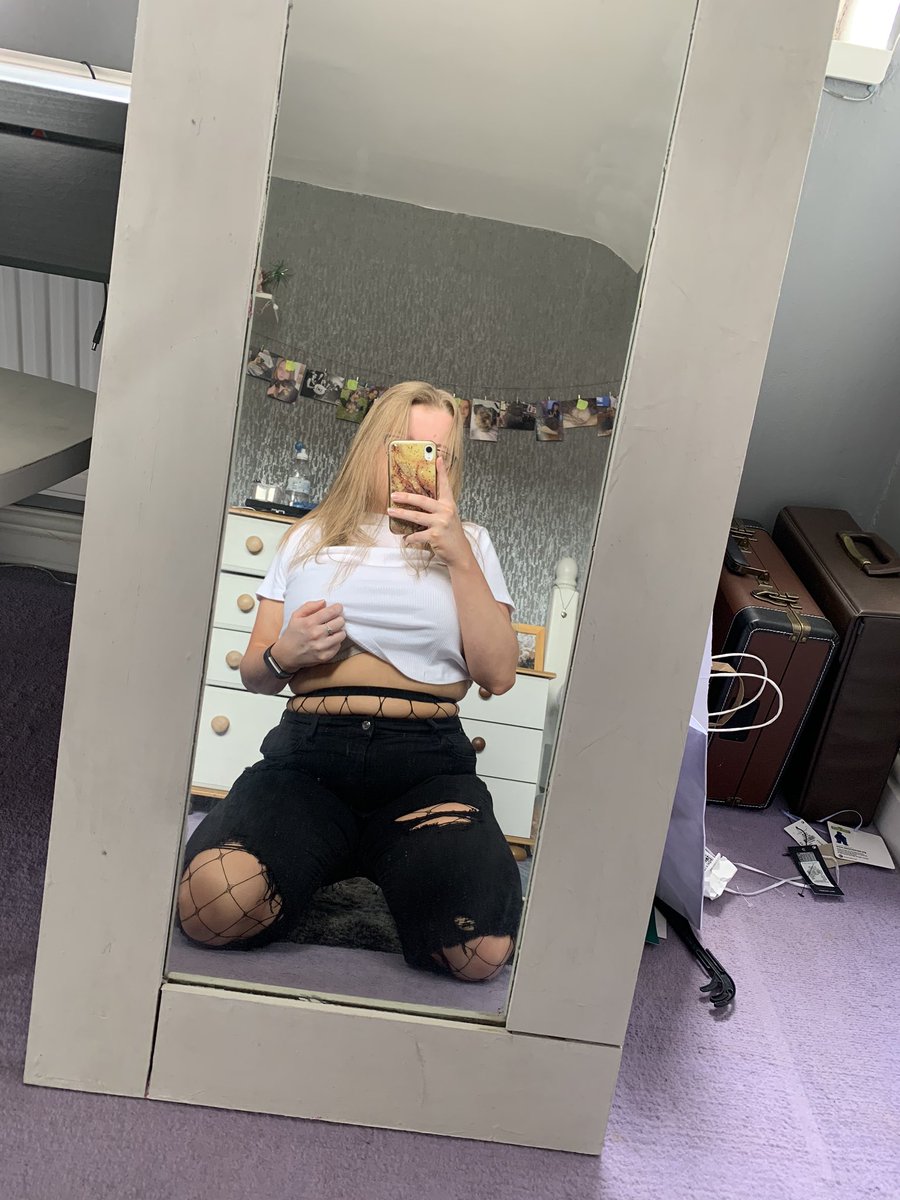 tjvdh2001's tweet photo. come see me without the jeans over on my onlyfans😉 link in bio - currently 40% off!  #onlyfans #onlyfanspromo #promotion #deal #savings #sale #onlyfansgirl #onlyfansnewbies https://t.co/NSRB101c8c