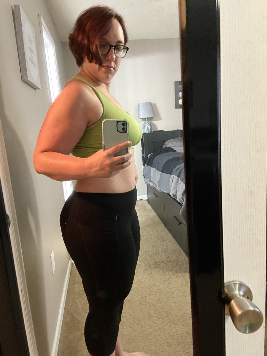 EpiCurves's tweet photo. Pink: April 2 // Green: July 7
Total loss between pics: 15 lbs
Overall loss since Jan 1: 25 lbs
Total gain: all the confidence in myself and my body 💪 
Still work to be done, but I had to share these results so far ☺️
#weightloss #fitnessjourney #progresspics #girlswholift https://t.co/EAJ7QSOb0x