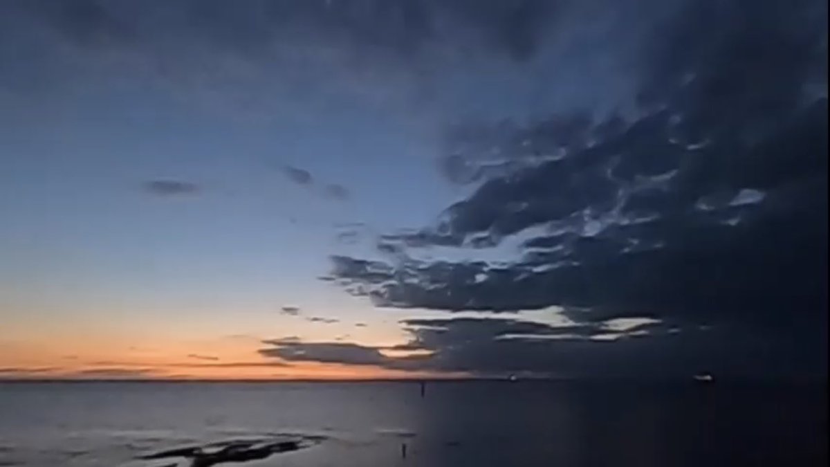 toby1p's tweet photo. If you’re missing the seaside you can see a live feed of the view from @TCMargate here- https://t.co/LRXZsIdGaG info on events for week here- https://t.co/y6dJgdPEwi https://t.co/y9u0ezveEZ