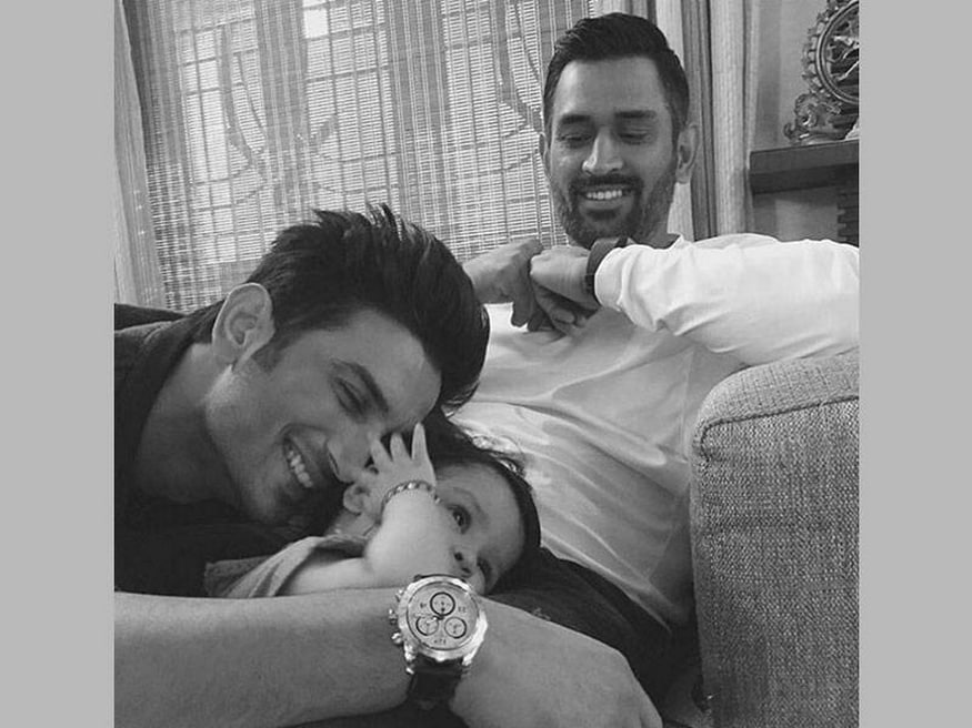 emmawats_emma's tweet photo. #HappyBirthdayMSDhoni
See His Cute Pic 😍
#Fanfam
#liveline
#JivaDhoniTurn
#followBack
#Remark
#Msdhini
#baddas
#cake_2020 https://t.co/MsitxX8pXI