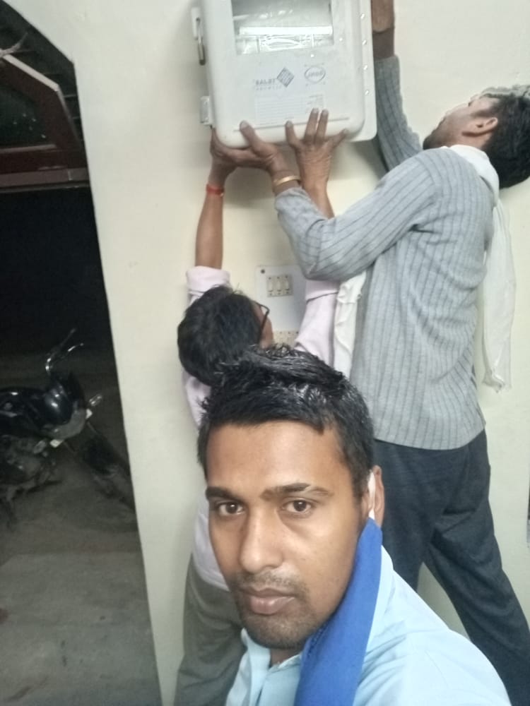 dmjagdeep's tweet image. VLE रणवीर ने CSC HARYANA DAY पर दिन की शुरुआत योग करने से लेकर सी एस सी केंद्र को सजाने और FTTH कनेक्शन चालु किया जाने तक पौधा रोपण और लोगो का डोर टु डोर सर्विस प्रदान कर इस दिन को खास बनाया  !!!!!

#CSCHARYANADAY #CSCREWARIROCKS #CSCREWARI #CSCVLEREWARI