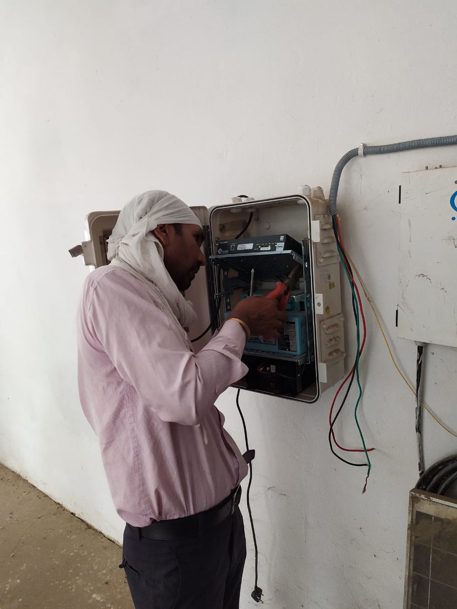 dmjagdeep's tweet image. VLE रणवीर ने CSC HARYANA DAY पर दिन की शुरुआत योग करने से लेकर सी एस सी केंद्र को सजाने और FTTH कनेक्शन चालु किया जाने तक पौधा रोपण और लोगो का डोर टु डोर सर्विस प्रदान कर इस दिन को खास बनाया  !!!!!

#CSCHARYANADAY #CSCREWARIROCKS #CSCREWARI #CSCVLEREWARI