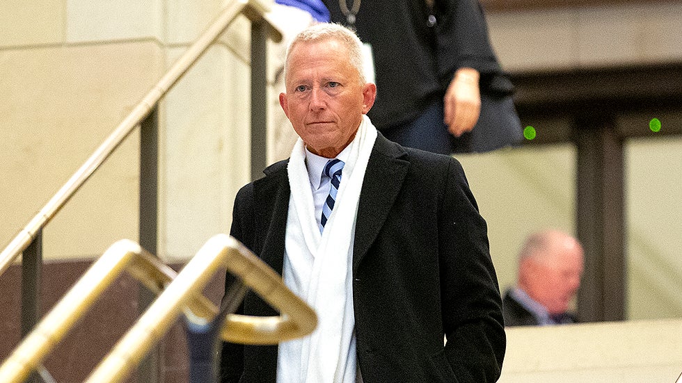 PeoplesParty_US's tweet image. The two main Dem candidates who look to oust Jeff Van Drew, are backed by a who's who in New Jersey politics. Brigid Harrison ( Cory Booker and Bob Menendez) and Amy Kennedy (Phil Murphy and Steny Hoyer). #CorporateParty #OnePartySystem #BreakTheDuopoly
bit.ly/2CaFtWf