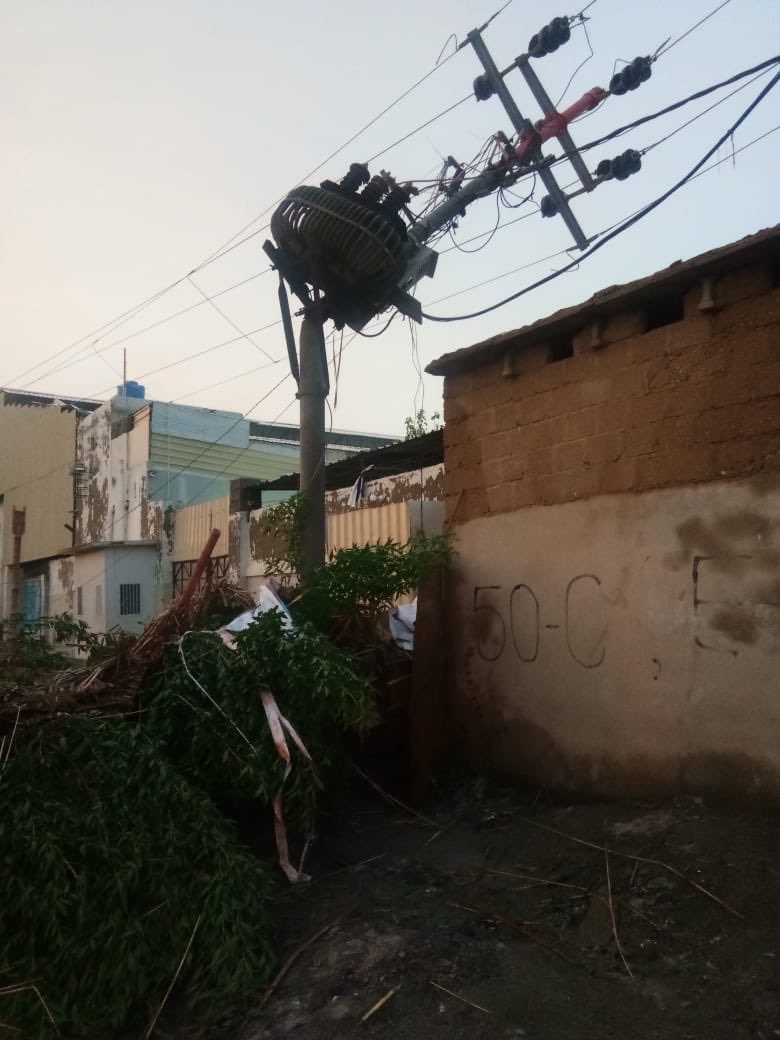 KElectricPk's tweet photo. Yesterday strong winds of up to 100km per hour and rainfall wreaked havoc across Karachi. Uprooted trees and shuttering fell onto electric wires and poles causing prolonged power outages in some areas. https://t.co/EqLSLek60h