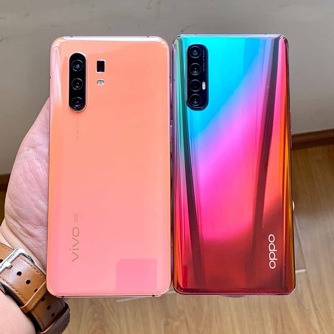 Krimou_tech's tweet photo. Vivo X30 Pro 🆚 Oppo Reno3 Pro
 أي واحد ستختار 😍
 طاڨي صاحبك يعطيك رأيو
 .
 .
 .
 .
 .
 .
 
 #VivoX50 #VivoX30Pro #OppoReno4 #OppoReno3Pro #OnePlus8Pro #OppoFindX2Pro #samsunggalaxys10 #OnePlusZ #RealmeX50 #RealmeX50Pro #RealmeX2Pro #RealmeX2 #realmeX #realmeX3 #Realme6 #Realme6 https://t.co/E3Y4fRx5Nr