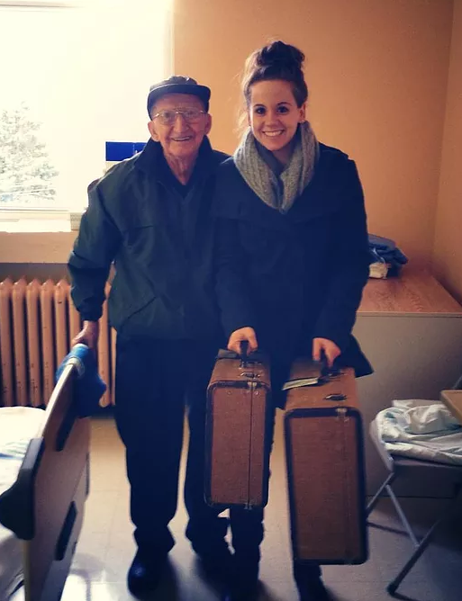 OntarioBrain's tweet photo. This #TechTuesday, we're appreciating @welbi_co. Elizabeth's concern for her grandfather served as an inspiration to develop a software that helps reduce social isolation in retirement homes. https://t.co/iDyyVSxsVH
#NeuroTechON #OBIONtrepeneur 🧠 https://t.co/f6IjjGw1jf