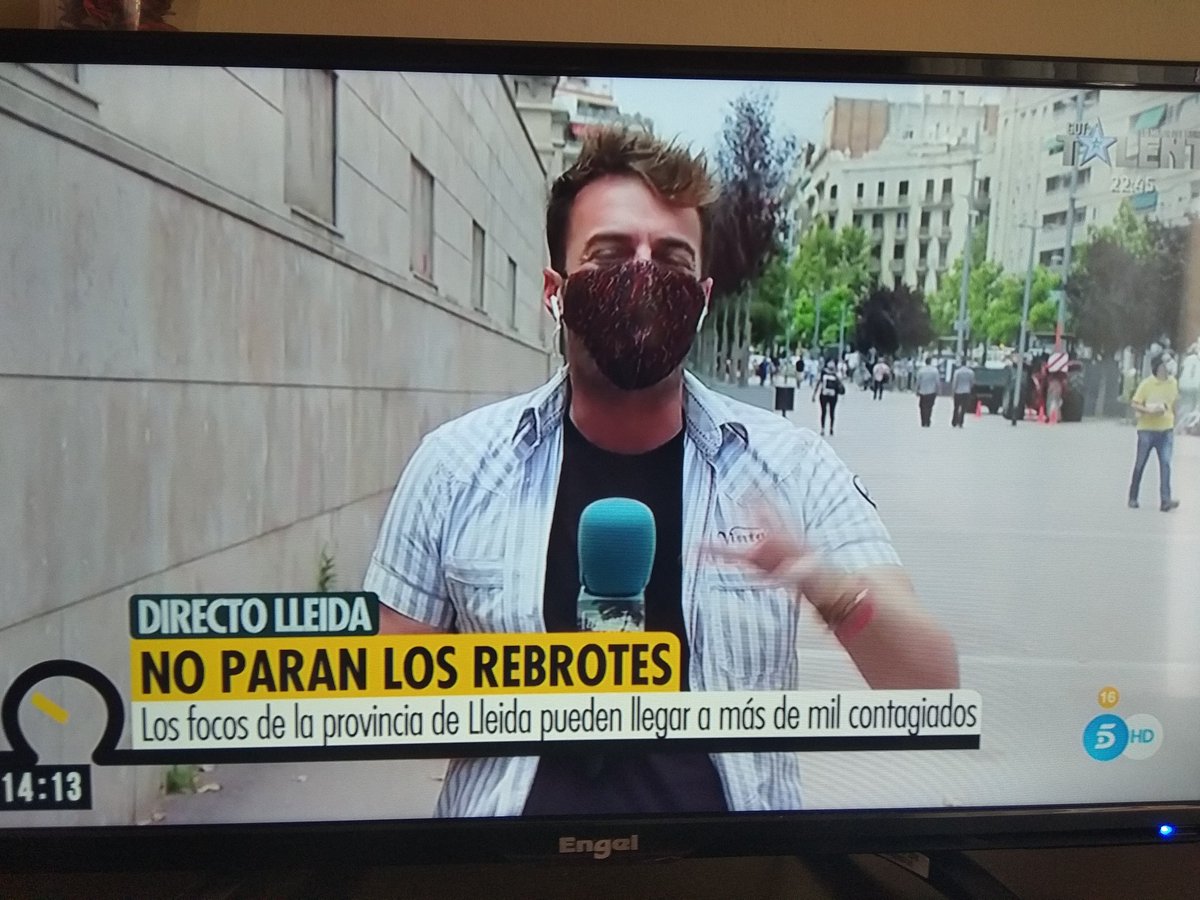 clarauhls's tweet photo. Això és carrer de Casanova, 254, BARCELONA, davant de l'Hospital Clínic. Però te'n vas allà, escrius "Directo Lleida" i t'estalvies el desplaçament i tractes de tontos als espectadors @telecincoes @yaesmediodiatv @PostureigLleida https://t.co/mrA8KhG4eu