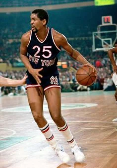 Bill Cartwright: 1979-80.21.7pts, 8.9rbd, 2ast, 0.6stl, 1.2blk. 54.7 FG%, 79.7 FT%.All Rookie 1st Team
