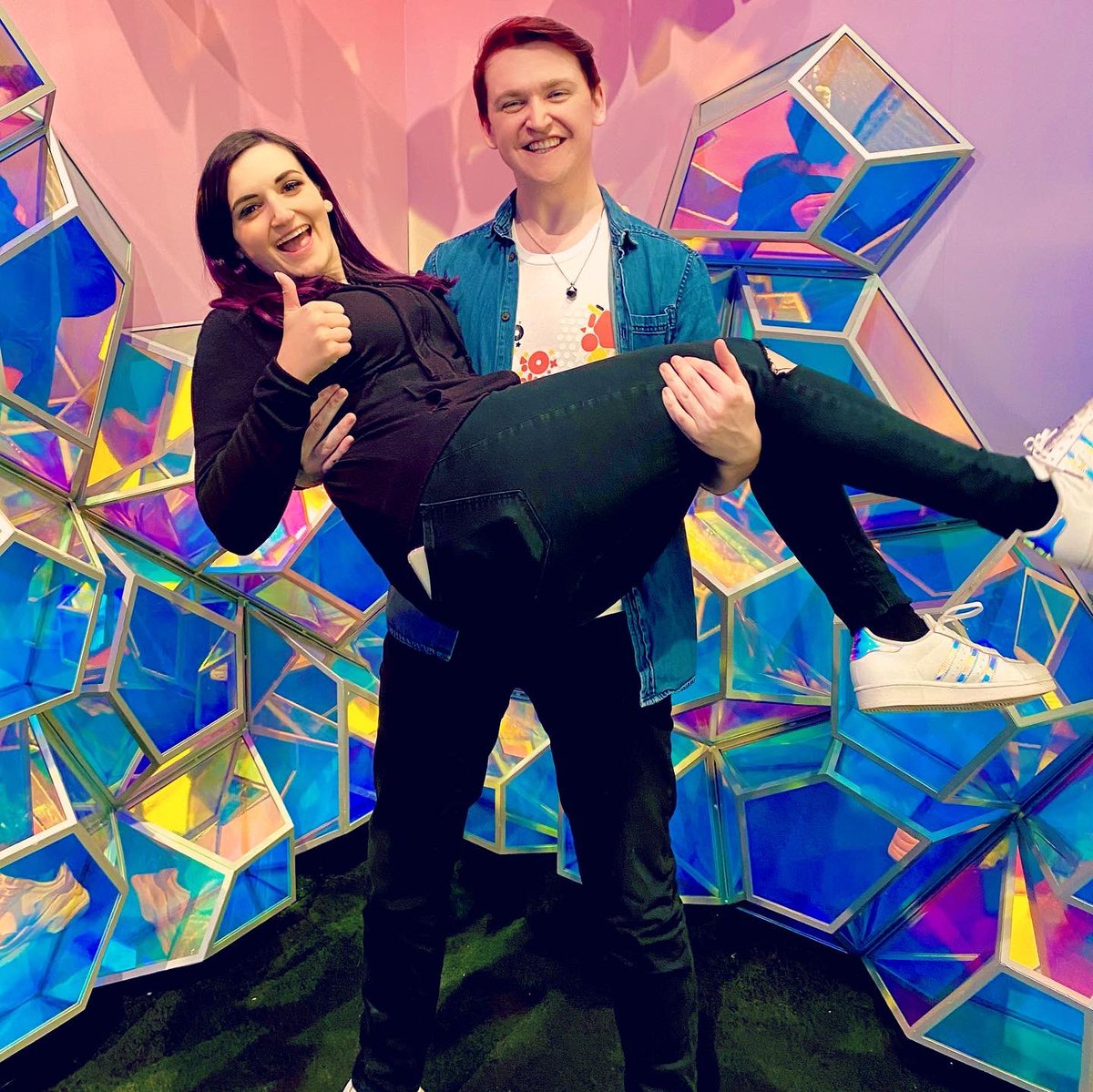 Smajor1995's tweet photo. Happy Birthday to one of the most amazing people I’m lucky enough to call a best friend! There isn’t a moment together I haven’t enjoyed, from me ruining your diets, to going shopping, or just cry laughing at something stupid! I hope you have the best day @LaurenzSide ❤️ 🎊 🎁 https://t.co/1e3e7bV9ba