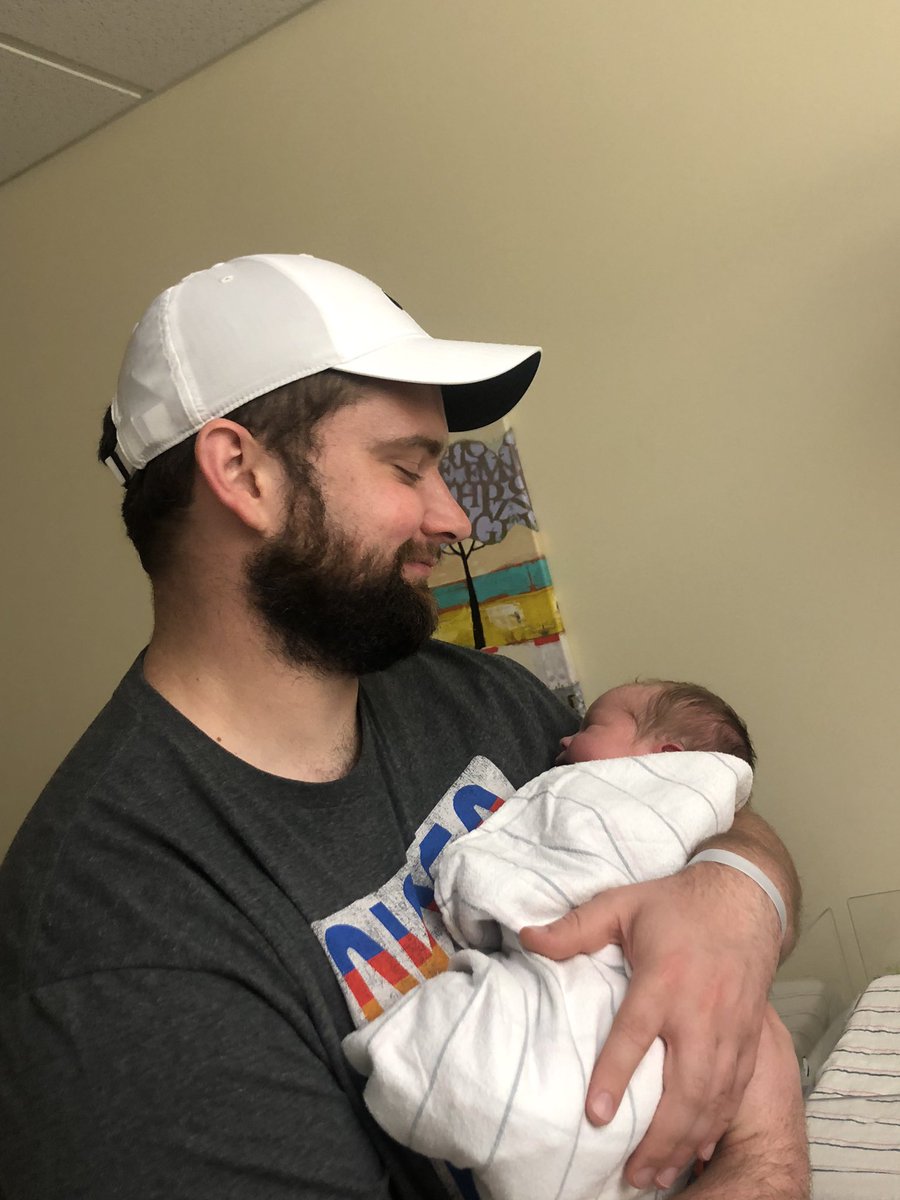 AnahiJ27's tweet photo. Happy daddy, healthy baby💙 https://t.co/2z3AjIrdwn