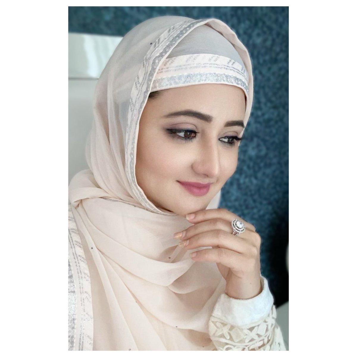 TheRashamiDesai's tweet photo. #Tamas out now.. 
(Link : https://t.co/yq6PgOgPUW )
Feedback’s are welcome 🙏🏻💫
.
.
#Tamas #ShortFilm #ItsAllMagical #RashamiDesai https://t.co/W1yyZHKPv8