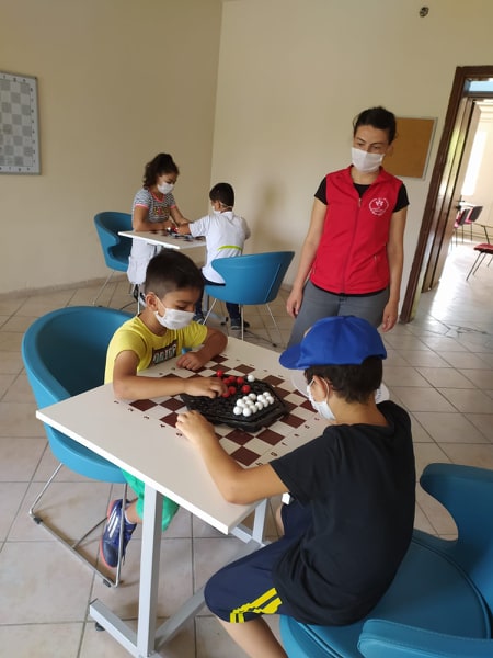 GSB_AvcilarGM's tweet photo. 📌#AvcılarGM de bu hafta;

🙇‍♂️#AkılveZekaOyunlarımızdan  dünyada en çok ödül almış, sumo güreşçilerinin güreş mantığından ilham alınarak hazırlanan,🎈

💯#SumoGame ile gençlerimiz stratejik düşünme, planlı hareket etme becerilerini geliştiriyorlar.🎈🙇

#GSBGM
#İstanbulGençliği https://t.co/h0pCkFcbH2