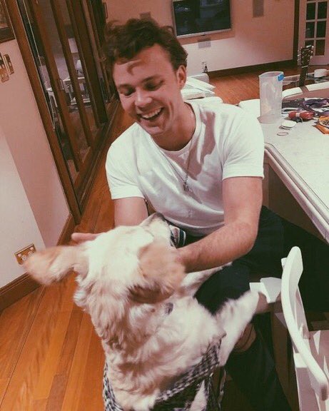 calmvocalz's tweet photo. Happy birthday to sweetest and kindest angel with the prettiest smile  #HappyBirthdayAshton https://t.co/QdzxJNolPj