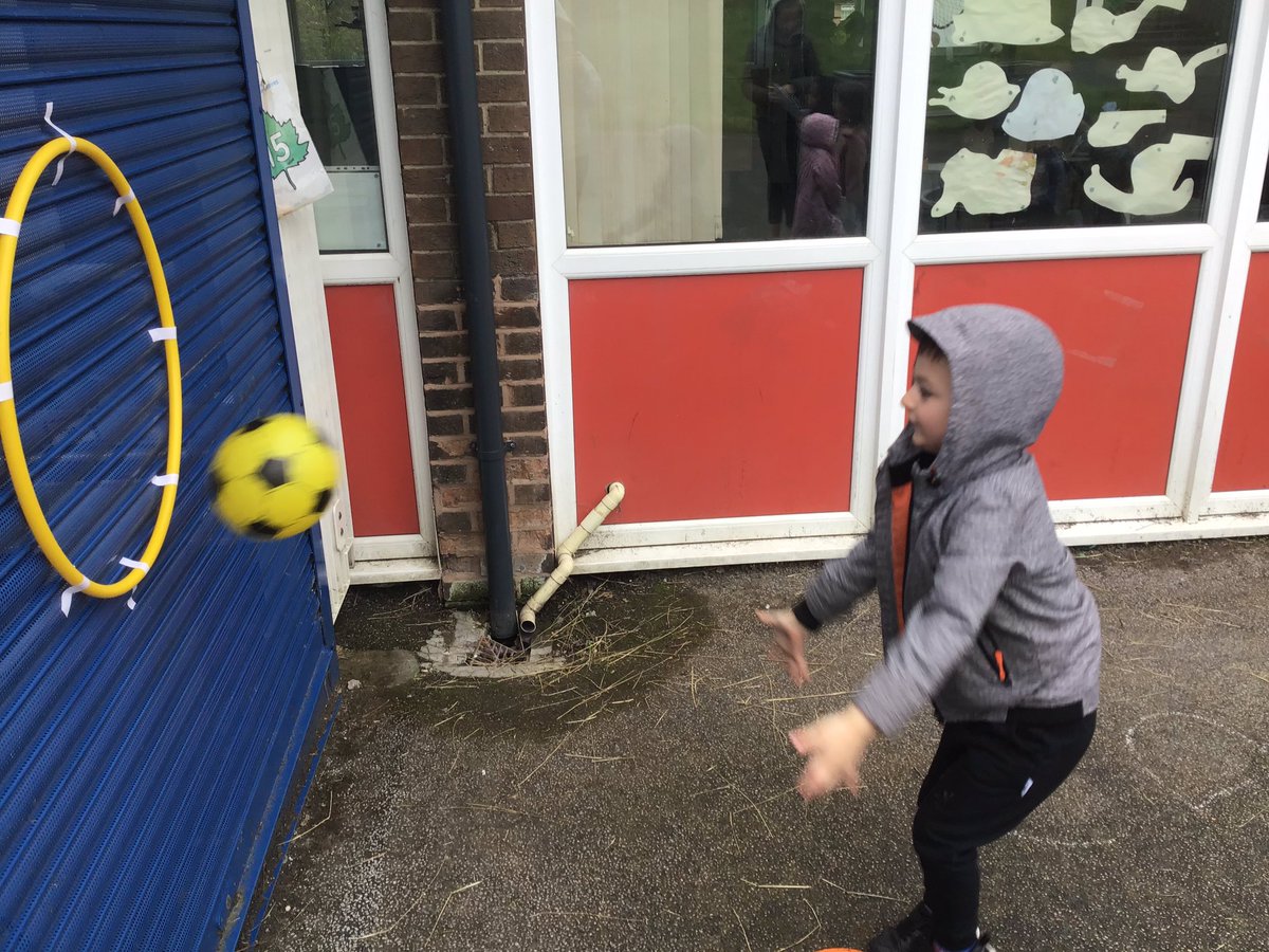 Competition 3 was completed in the rain. We were absolutely amazing in this challenge. We had some very accurate throws, even when we were throwing backwards⚽️🥅☔️☔️. <a href="/OrchardPrimaryA/">Orchard Primary</a> <a href="/SouthPennine/">South Pennine Academies</a> <a href="/ROrchardpa/">Reception_OrchardPA</a> #WYSG