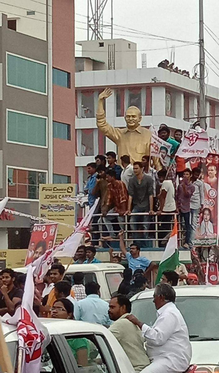 KingRajiv's tweet photo. రాజశేఖర్ రెడ్డి గారు ఒక కులానికో.. ఒక మతానికో చెందిన వాడు కాదు అనేది నా భావన..
తెలుగువాడి ఆత్మగౌరవాన్ని పెంచిన నాయకుడు మన రాజన్న .. అందరివాడు మన వైఎస్సార్

- #LegendYSRJayanthi | @ysjagan https://t.co/eepUkGSlFc