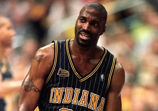 Dale Davis: 1999-00.10pts, 9.9rbd, 0.9ast, 0.7stl, 1.3blk. 50.2 FG%, 68.5 FT%.