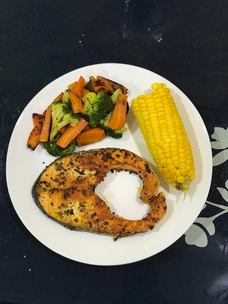 ZafirahAliah1's tweet photo. 3 part yang penting. Makan ikut portion. Masak healthy yer.. Jaga garam & gula. β€οΈ β€οΈ β€οΈ Boleh turun berat anda.
1.karbo - besar penumbuk.
2.protein - 1 tapak tangan.
3.fiber(sayur & buah) - 2tangan.
Rt&follow tips sihat setiap hari
#programmudahkurus https://t.co/PxEnOlNCq1