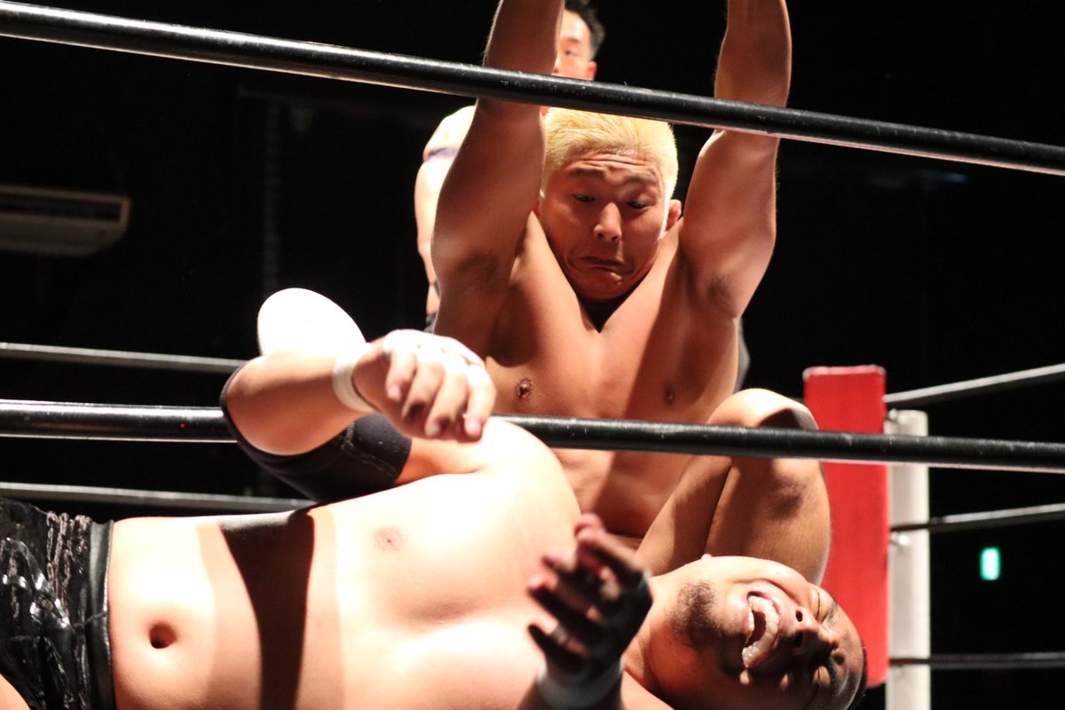 exodusms1022's tweet photo. 先週 #tttpro 新木場大会 セミファイナル
エル・リンダマン選手 奇襲攻撃~分断しまくり。
#エルリンダマン選手
#stronghearts
#scramble5 https://t.co/JnDWFVdZJP