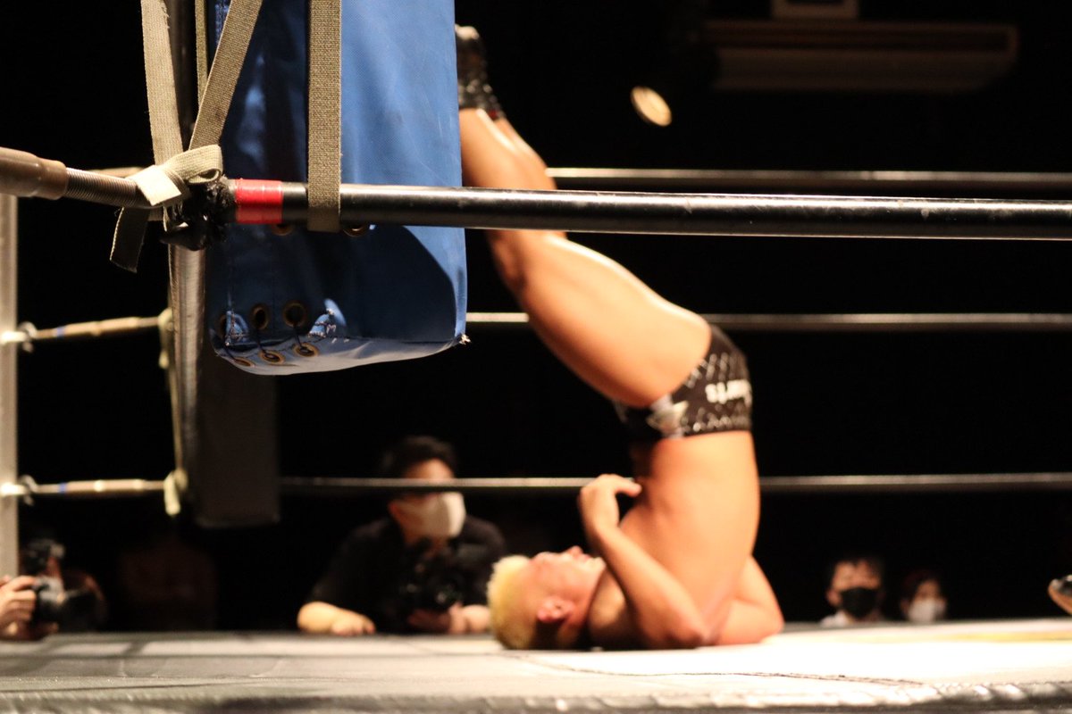 exodusms1022's tweet photo. 先週 #tttpro 新木場大会 セミファイナル
エル・リンダマン選手 奇襲攻撃~分断しまくり。
#エルリンダマン選手
#stronghearts
#scramble5 https://t.co/JnDWFVdZJP