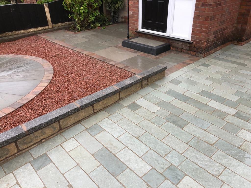 TottLandscapeCo's tweet photo. #driveway and front #patio makeover using #marshalls Bretton and riven harena circle https://t.co/IqnnNVYB8O