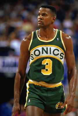 Dale Ellis: 1988-89.27.5pts, 4.2rbd, 2ast, 1.3stl, 0.3blk. 50.1 FG%, 47.8 3P%, 81.6 FT%.All NBA 3rd Team.