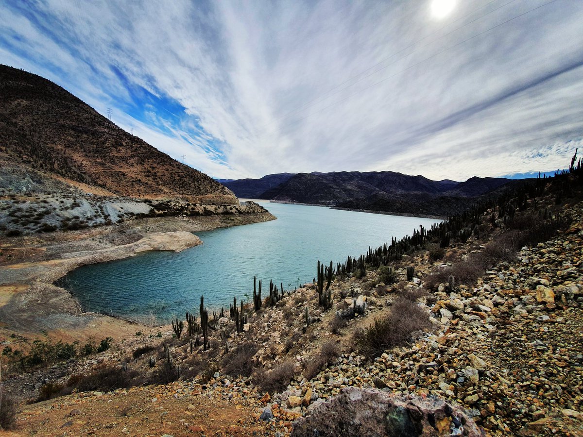 aromeroschacht's tweet photo. Embalse Puclaro - un tremendo paisaje es nuestro Valle del Elqui 💙💧
#Vicuña #ValleDelELqui #Puclaro #Coquimbo #LaSerena #EmbalsePuclaro https://t.co/2ssXolSiwu