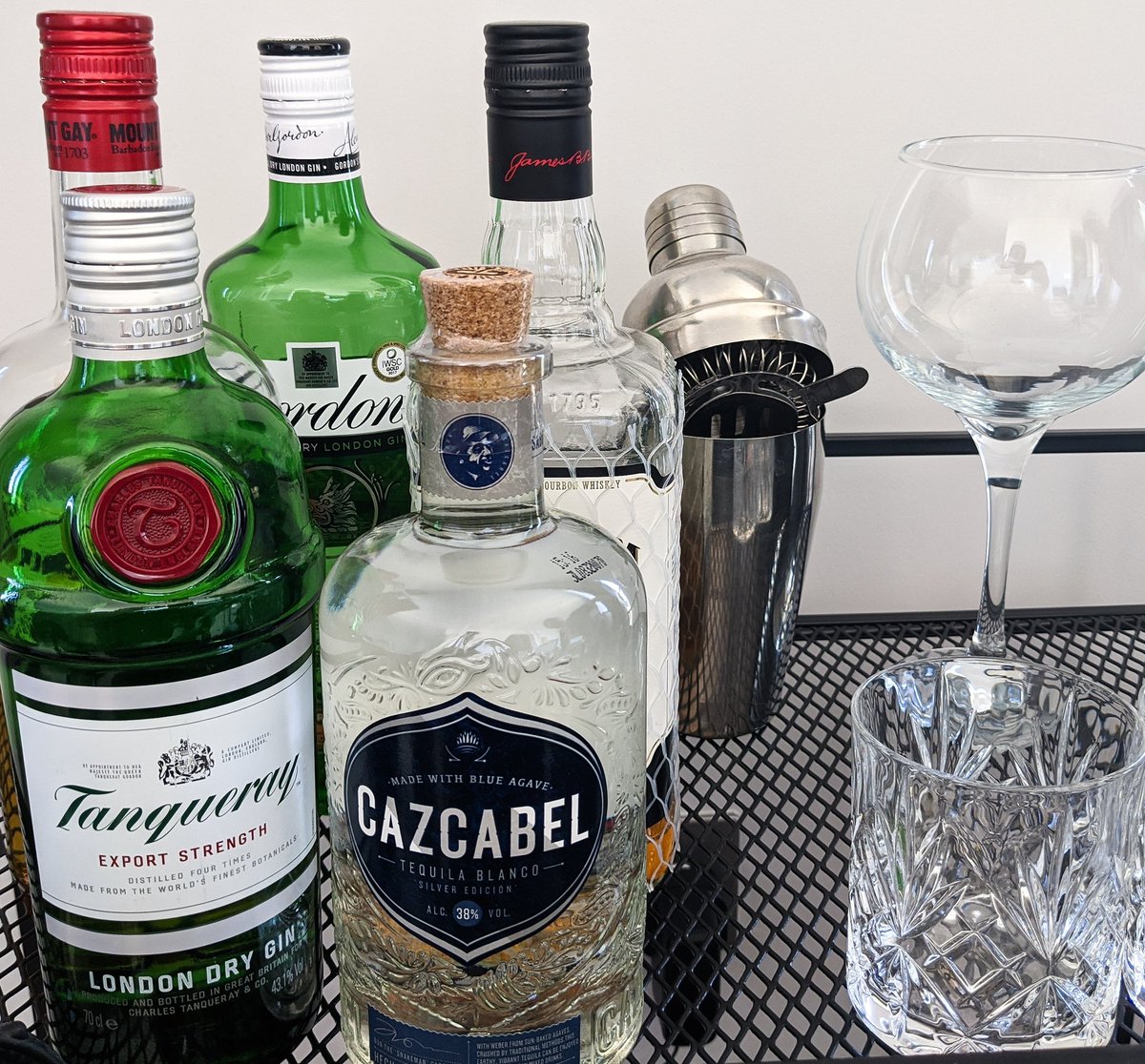 GulpFictionBlog's tweet image. Thinking thinking thinking, which drink to recommend next? 🤔

If you are a publicist with a fab book and you want a pairing, reach out in my DMs.

And there&apos;s not just cocktails to come. I&apos;m on the hunt for teas, coffees, beers, mocktails and more that pair perfectly!