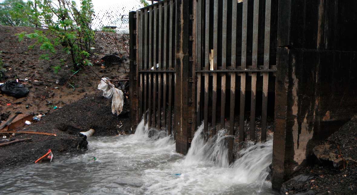 smartwatermag's tweet photo. Can antibiotic-resistant bacteria escape from sewers into waterways and cause a disease outbreak?

Read @RutgersU's latest study to find out: 

https://t.co/DDNFrZ01m3 https://t.co/fFMdxUifLv