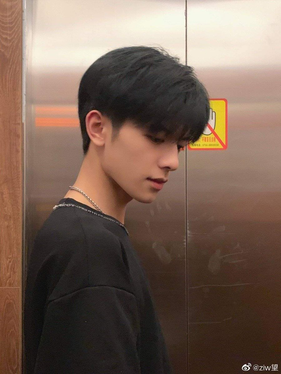 jsmodelvnfc's tweet photo. Name : Tử Vọng - 子望
Nickname : Ziw
DOB : 1996 (Bạch Dương)
Quê quán : Quảng Đông
Nghề nghiệp : người mẫu
ID Douyin : ziwKPM
Weibo: https://t.co/4I37ZJsfAP https://t.co/G2yMWe31s5