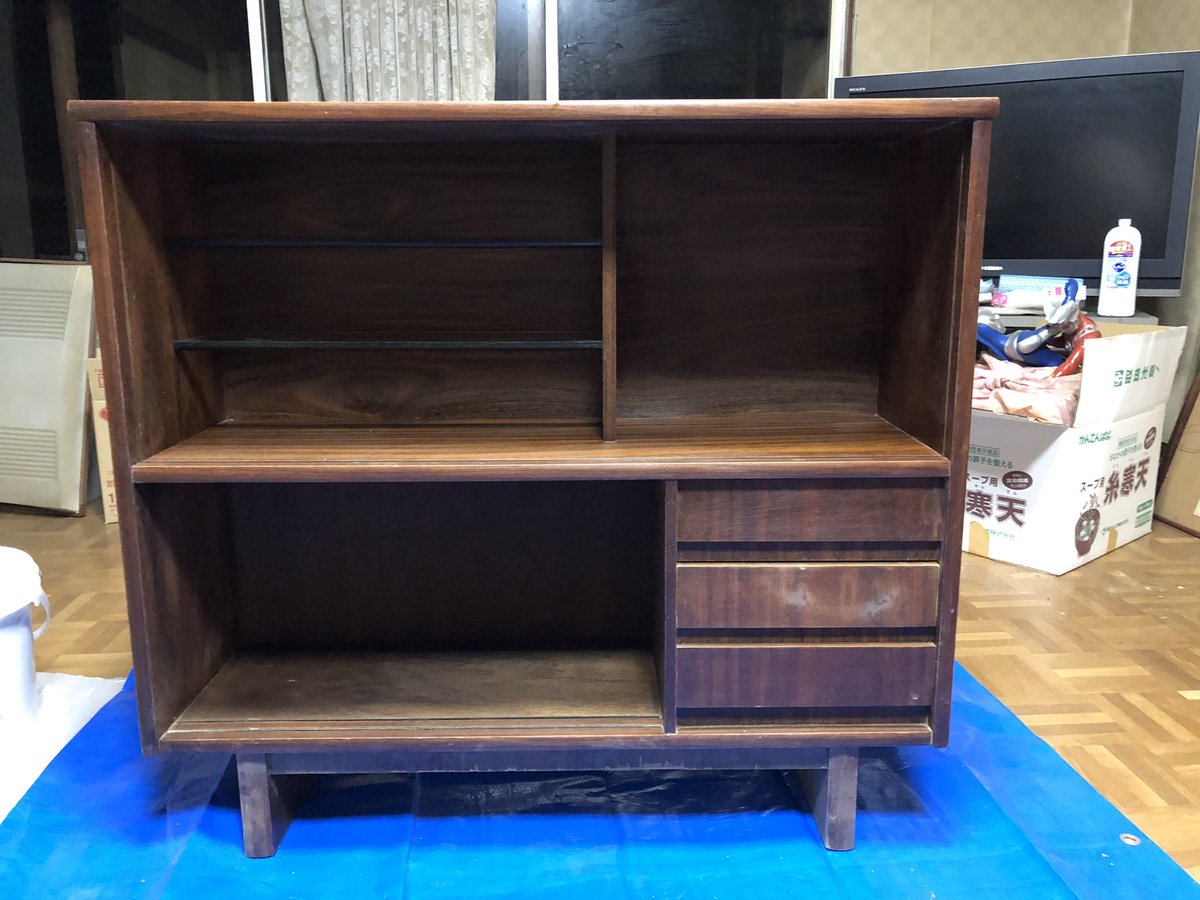 Aska 今日はペンキ塗り職人だ 古い家具 捨てようかと思ったけど リストアする