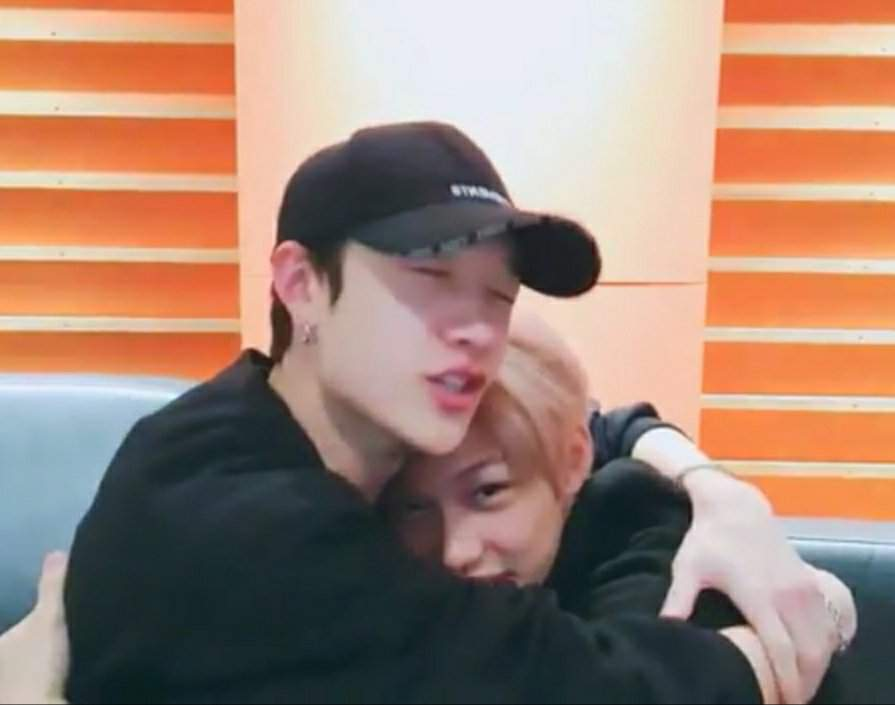 his hugs looks so warm