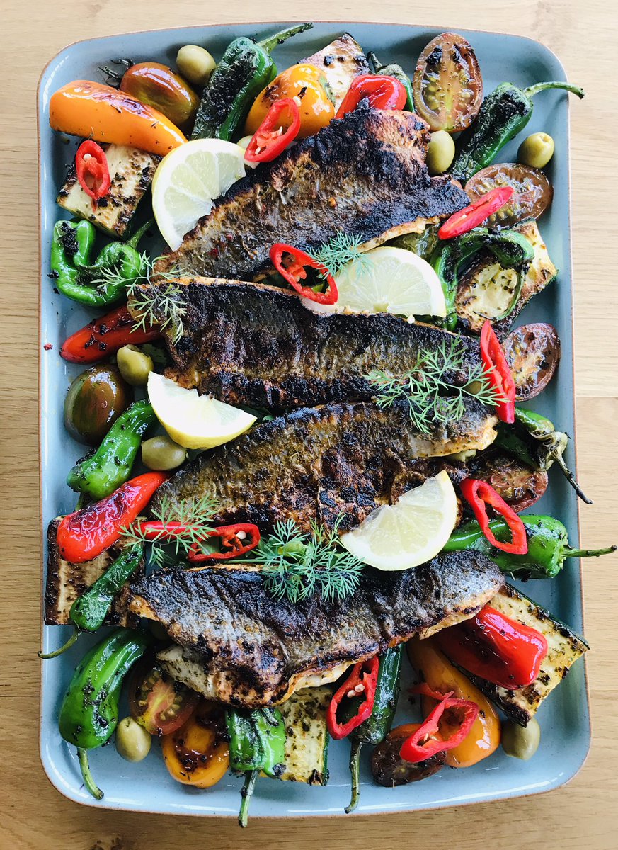 Essential_Emms's tweet photo. Chermoula Sea Bass with chargrilled vegetables &amp; cous cous salad using my favourite @essentialcuisin Chermoula seasoning 🥄💕 #ECHomeCook #Foodie #Supportlocal #localbusiness #lovebritishfood #homecook #chermoula #seabass https://t.co/biNJ5Emo0b