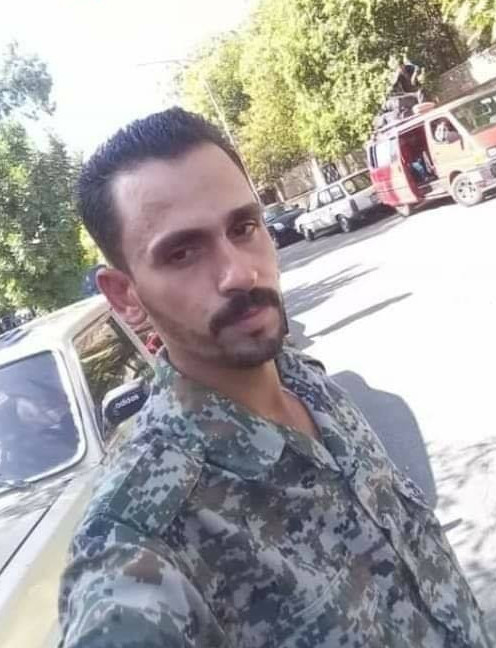  #Syria: another soldier was killed today by Rebels on NW.  #Hama front. This one was from  #Damascus.