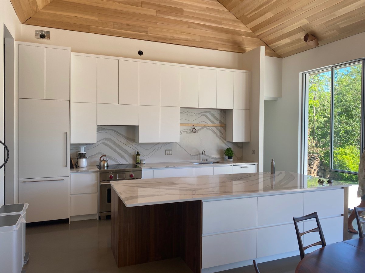 Back splash and counter tops are in and this cottage is almost complete 🙌 How gorgeous is this “Brittancca” quartz by <a href="/CambriaSurfaces/">CambriaSurfaces</a>.

Talk about a summer oasis!