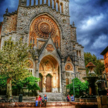 SollerValley's tweet photo. Looking for accommodation for your next holiday? Here you have excellent holiday rental options in #Sóller, #Mallorca https://t.co/dIyB6GuQnB https://t.co/Cz6ILjbZb5