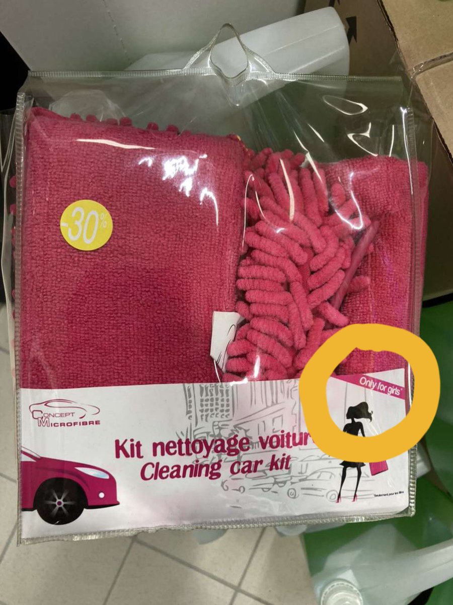 PepiteSexiste's tweet photo. Enfin un kit de nettoyage pour femmes ! #SaidNoWomanEver https://t.co/uAdx75iu7a
