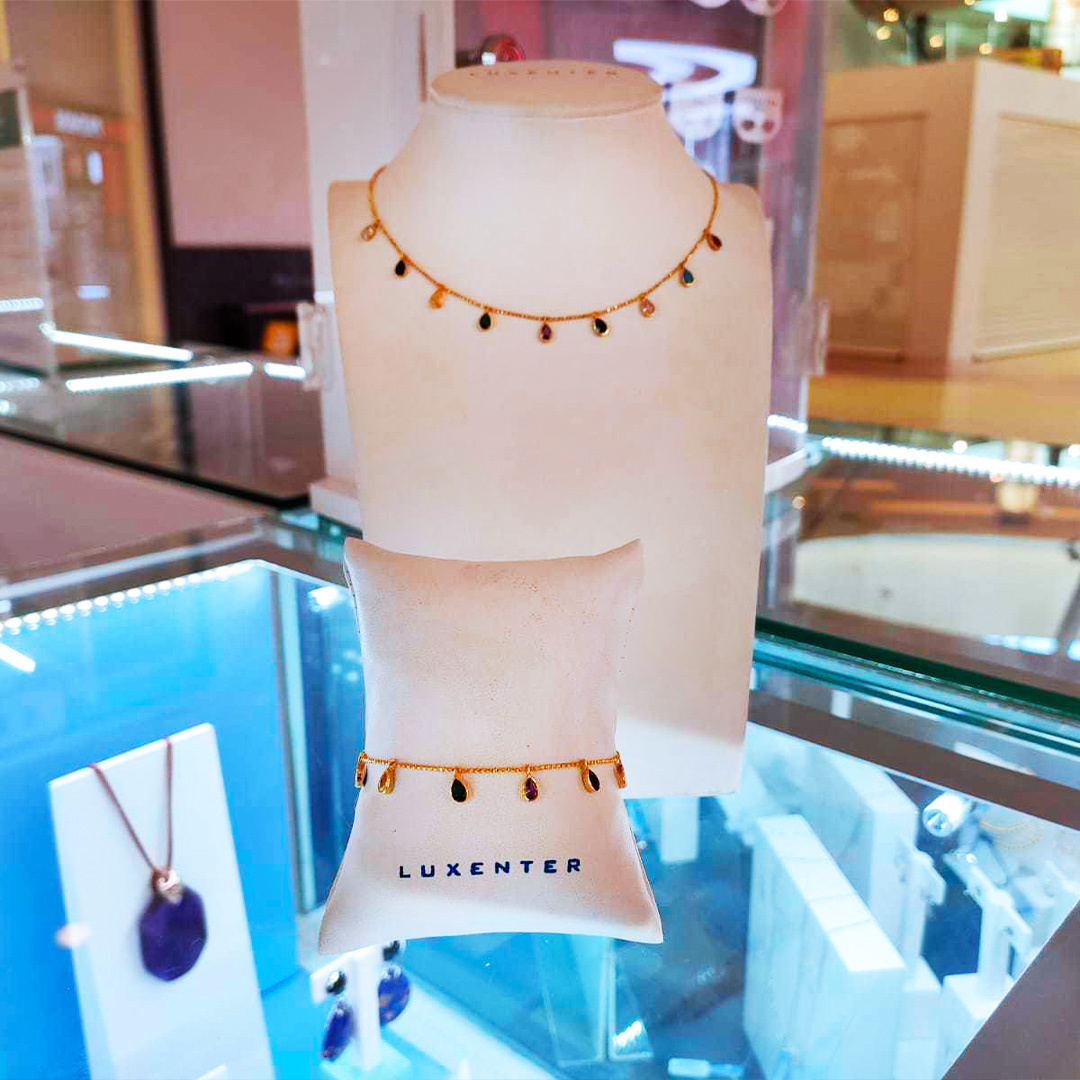 CCAreasur's tweet photo. Añádele a tu look la elegancia y el estilo que necesita con los exclusivos diseños de @luxenterareasur ✨, ¡ahora tienes hasta un 50% de descuento en productos seleccionados! https://t.co/JESDTlGlaj