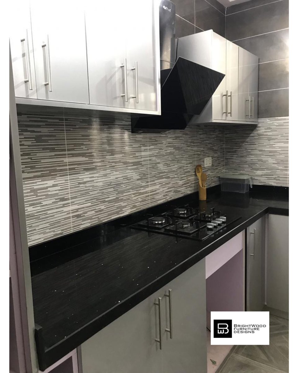 Mr_Carpenta's tweet image. Number two.....

#kitchensetup 
#brightwoodfurniture