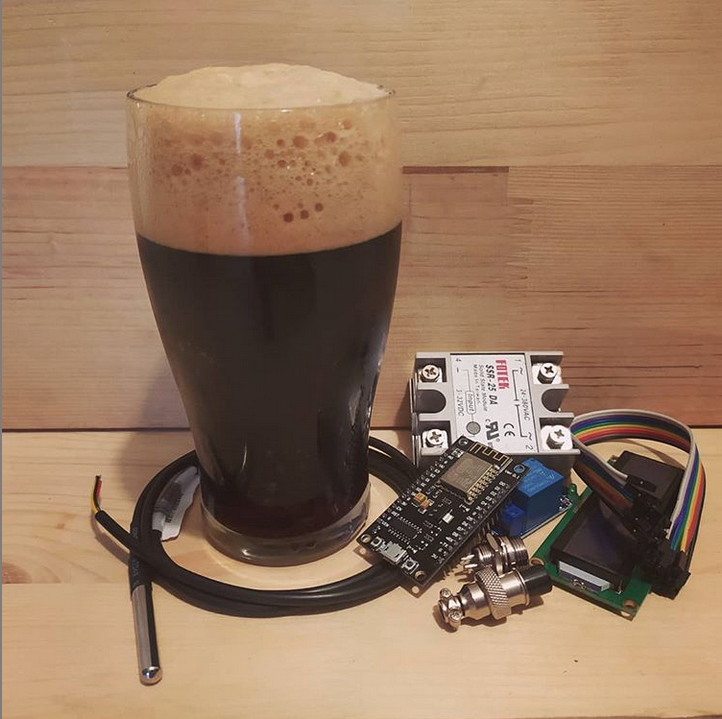 DHomebrewers's tweet photo. Te enseñamos como montar tu cámara de fermentación con #BrewPiLess. Tan fácil que te puedes tomar una cerveza mientras lo montas.😉
https://t.co/5J9oxeqYqx
#Homebrewer #brew #cervecerocasero #esp8266 https://t.co/zEGI8OIwzL